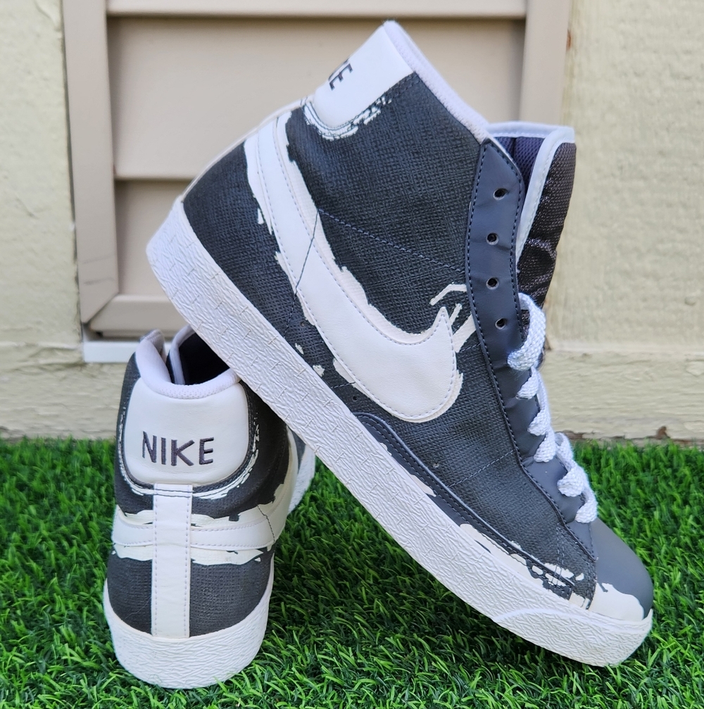 Nike Men’s Mid-Top Casual Sneakers in Black and White